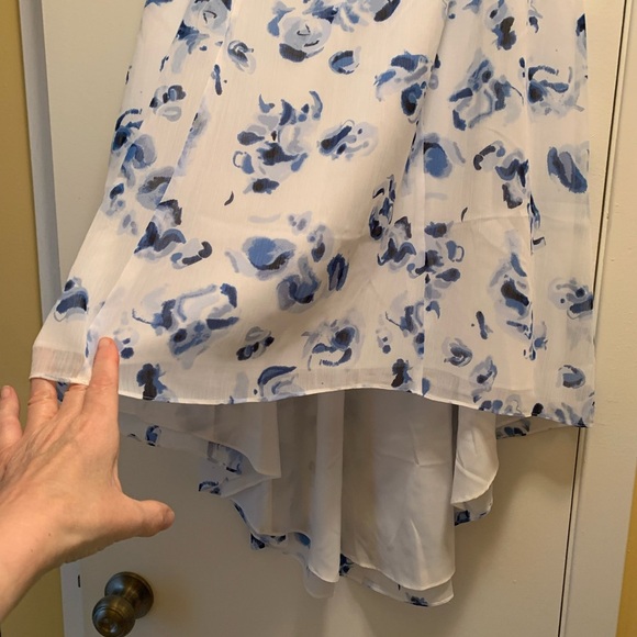 Club Monaco Handkerchief Skirt 🔴 - Picture 4 of 12